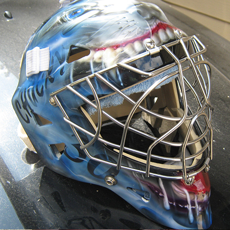 airbrushed  goalie mask with airbrushed bulldog